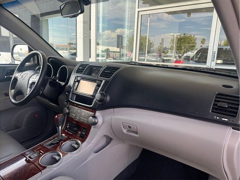 Used 2013 Toyota Highlander Limited FWD image 23