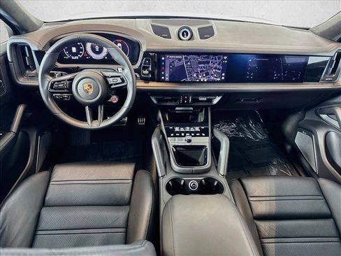 Certified 2024 Porsche Cayenne Turbo GT AWD/4WD image 20