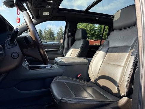 Used 2021 GMC Yukon XL Denali AWD/4WD image 11