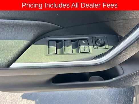 Used 2025 Toyota RAV4 XLE AWD/4WD image 4