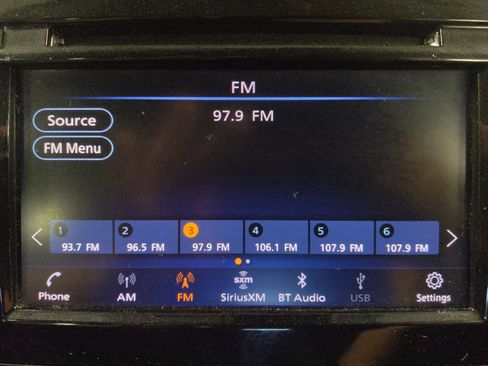 Used 2020 Nissan Rogue S FWD image 25