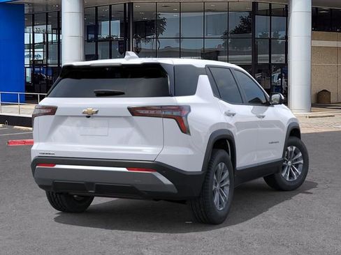 New 2026 Chevrolet Equinox LT w/ Safety and Technology Package FWD image 4