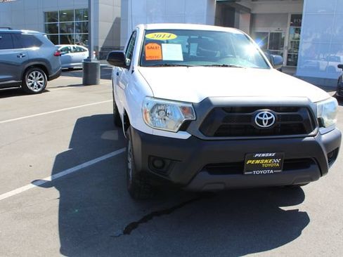 Used 2014 Toyota Tacoma 2WD Regular Cab image 2