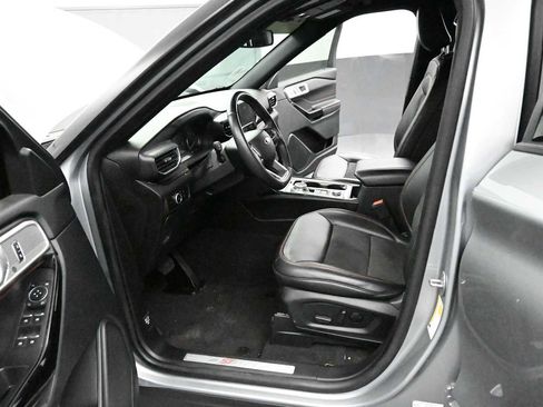 Certified 2024 Ford Explorer ST-Line w/ Class IV Trailer Tow Package AWD/4WD image 12