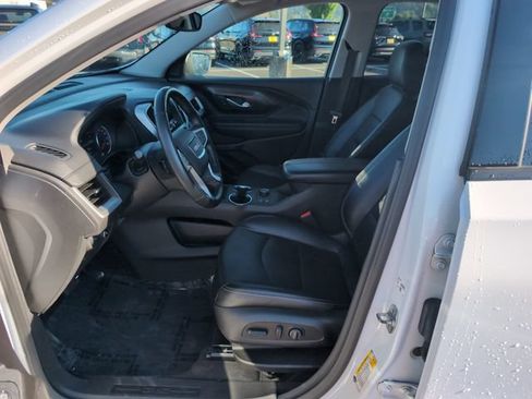 Used 2024 GMC Terrain SLT AWD/4WD image 16