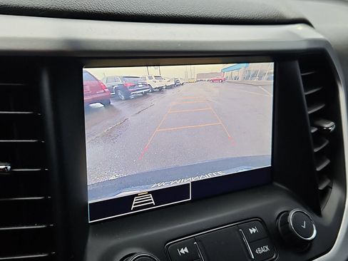 Used 2020 GMC Acadia SLE w/ Driver Convenience Package image 20