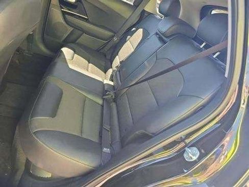 Used 2021 Kia Niro Touring image 10