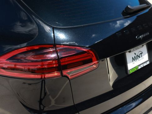 Used 2016 Porsche Cayenne Diesel AWD/4WD image 39