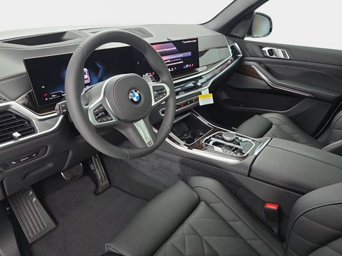 New 2026 BMW X5 xDrive40i w/ M Sport Package AWD/4WD image 16