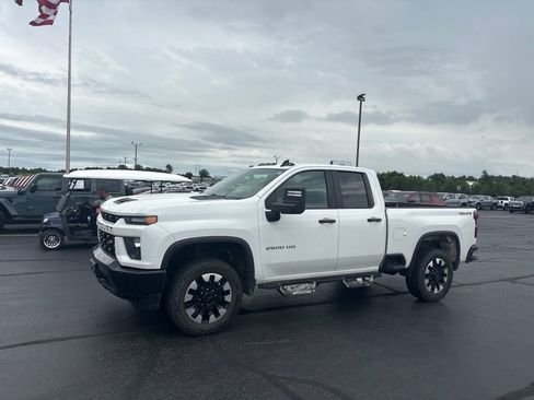 Used 2020 Chevrolet Silverado 2500 Custom w/ Custom Value Package AWD/4WD image 3