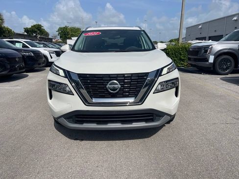 Certified 2021 Nissan Rogue SV w/ Premium Package FWD image 2