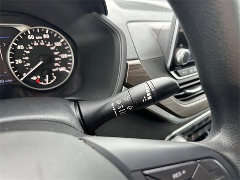 Used 2023 Nissan Altima 2.5 SV image 25