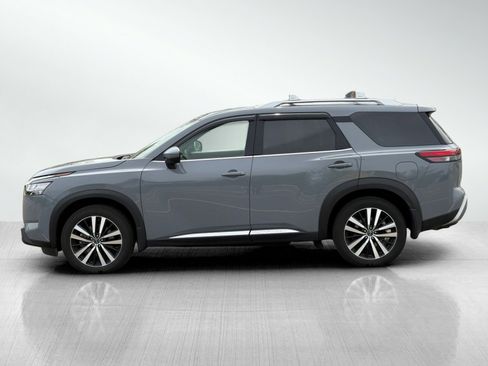 Used 2024 Nissan Pathfinder Platinum w/ Cargo Package AWD/4WD image 4