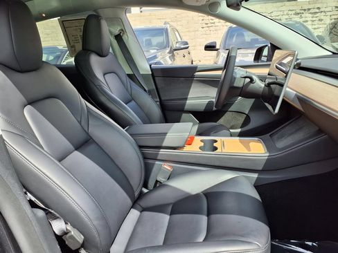 Used 2025 Tesla Model Y Long Range AWD/4WD image 22