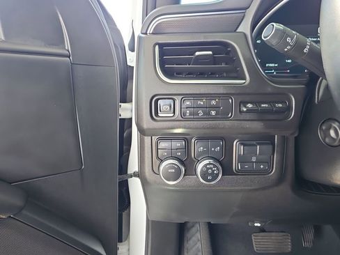 Used 2024 GMC Yukon AT4 w/ Technology Package AWD/4WD image 18