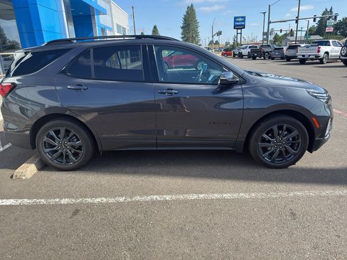 Used 2022 Chevrolet Equinox RS w/ RS Leather Package AWD/4WD image 4