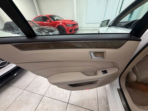 Used 2016 Mercedes-Benz E 350 Sedan w/ Premium Package image 15