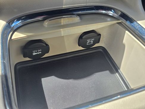 Used 2019 Dodge Grand Caravan SXT w/ Rear Park Assist Package FWD image 31