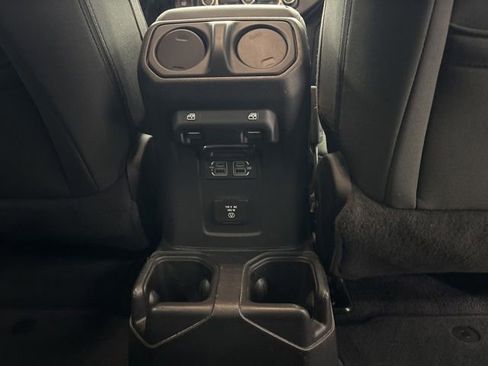 Used 2019 Jeep Wrangler Unlimited Sahara AWD/4WD image 29