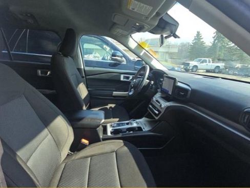 Used 2022 Ford Explorer XLT w/ Class IV Trailer Tow Package image 8