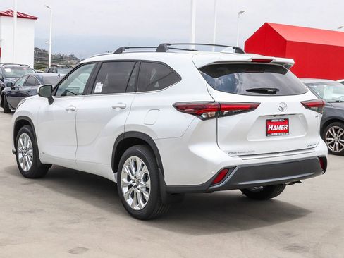 New 2026 Toyota Highlander Limited AWD/4WD image 5