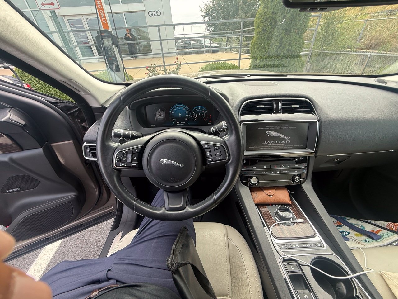 Used 2017 Jaguar F-PACE Prestige AWD/4WD image 10