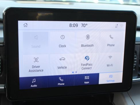 Used 2023 Ford Explorer XLT w/ Equipment Group 202A RWD image 13
