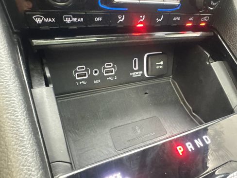 Used 2022 Jeep Grand Cherokee Limited 4xe w/ Luxury Tech Group II AWD/4WD image 70