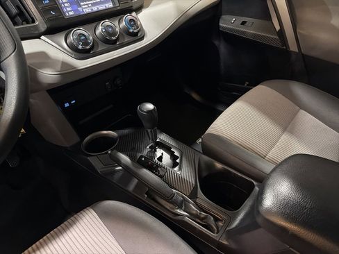 Used 2014 Toyota RAV4 LE image 21