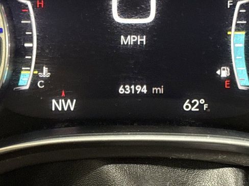 Used 2018 Chrysler Pacifica Limited image 13