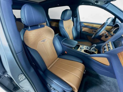 Used 2023 Bentley Bentayga Extended Wheelbase AWD/4WD image 49