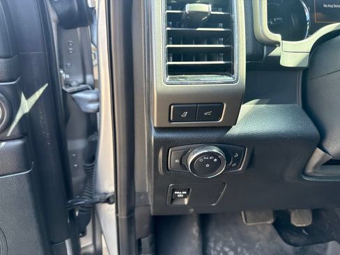 Used 2021 Ford Expedition XLT RWD image 16