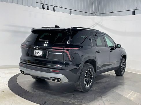 Used 2025 Chevrolet Traverse Z71 image 11