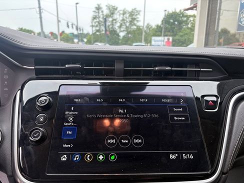 Used 2023 Chevrolet Bolt EUV LT FWD image 25