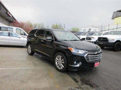 Used 2018 Chevrolet Traverse High Country w/ LPO, 'HIT The Road' Package AWD/4WD image 11