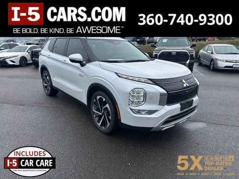 Used 2023 Mitsubishi Outlander 4WD Plug-In Hybrid image 1