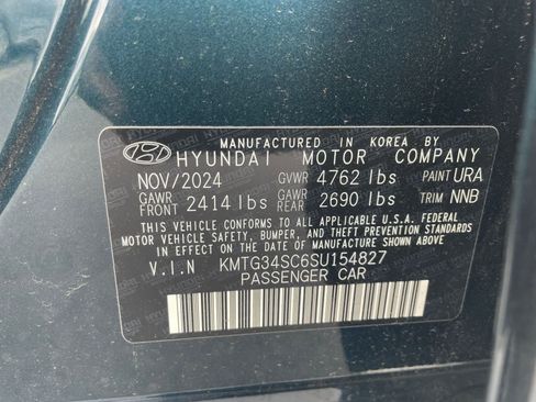 Used 2025 Genesis G70 2.5T image 23