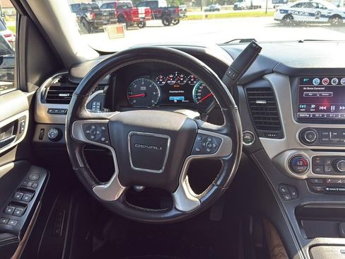 Used 2020 GMC Yukon XL Denali w/ Denali Ultimate Package image 18
