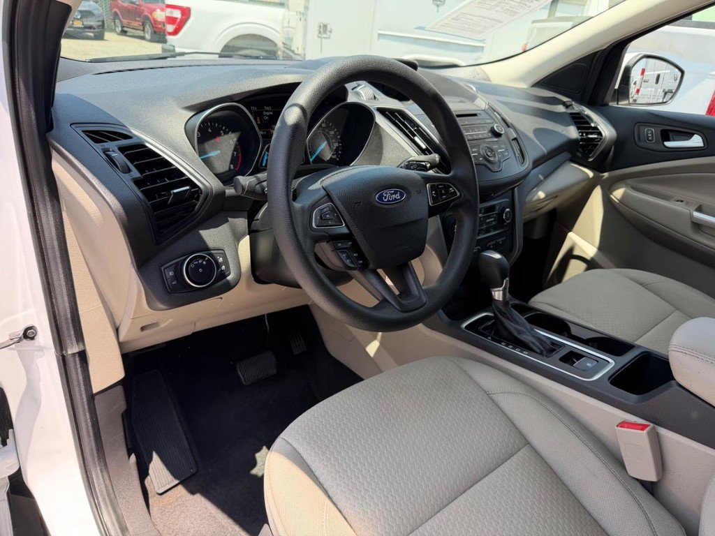 Used 2017 Ford Escape SE AWD/4WD image 16