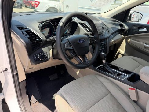 Used 2017 Ford Escape SE AWD/4WD image 16