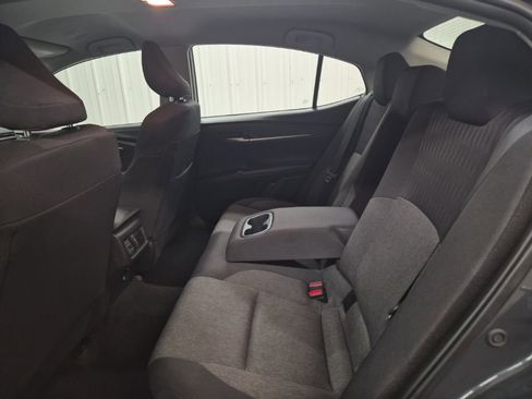 Used 2025 Toyota Camry LE image 19