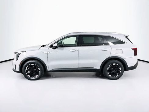 Used 2024 Kia Sorento S w/ Panoramic Sunroof Package FWD image 3