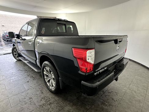Used 2019 Nissan Titan SV w/ SV Convenience Package AWD/4WD image 8