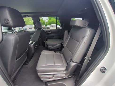 Used 2022 Chevrolet Tahoe Z71 w/ Luxury Package AWD/4WD image 31