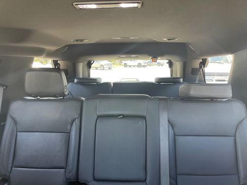 Used 2025 Chevrolet Tahoe LT AWD/4WD image 16