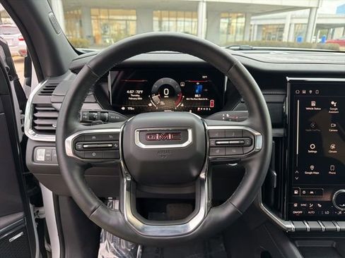 Used 2025 GMC Acadia Elevation image 29