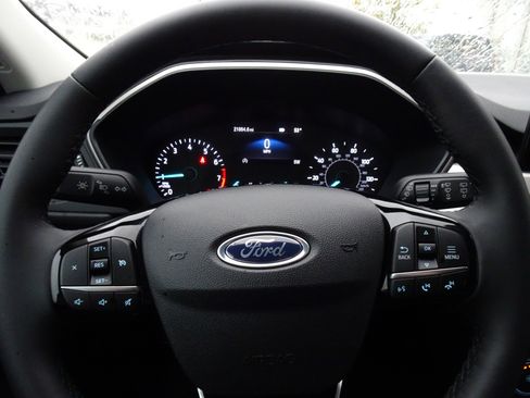 Used 2022 Ford Escape SE w/ Cold Weather Package image 12