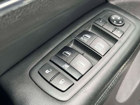 Used 2020 Jeep Grand Cherokee Limited image 15