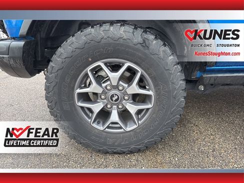 Used 2023 Ford Bronco Badlands image 14