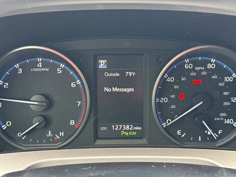 Used 2018 Toyota RAV4 XLE FWD image 10
